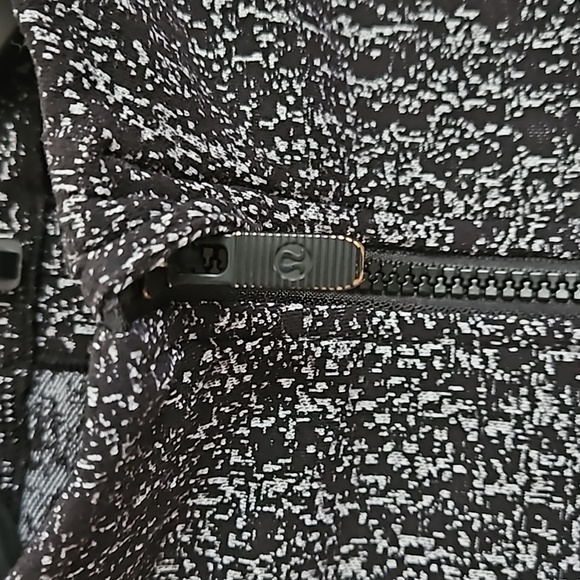 Lululemon  jacket - Picture 5 of 9